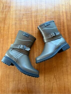 Aigle Women's Macadames Mid rubber boots in a metallic bronze/black